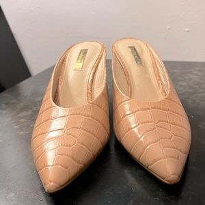 La Vie et Cie Karas toe mule size 8.5